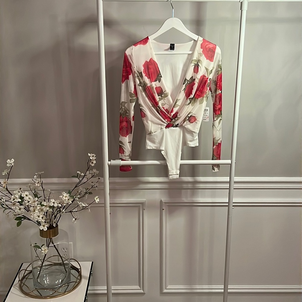 Floral V-Neck bodysuit